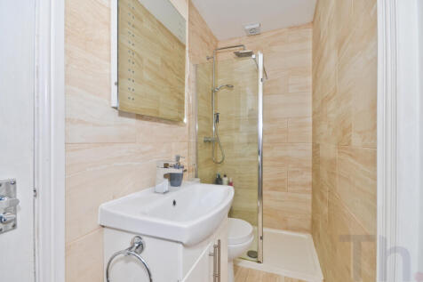 En-suite Shower Room.JPG