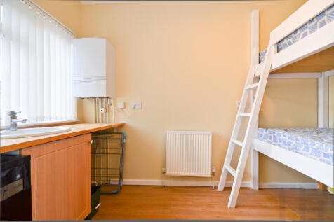 Bedroom 2.JPG