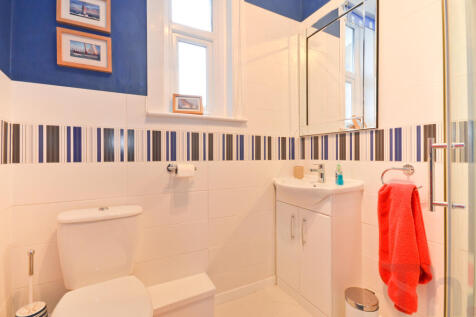 Shower room.JPG