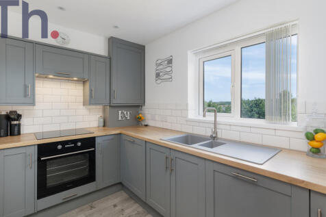 Newly Fitted Kitchen