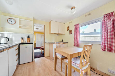 Kitchen/Breakfast...