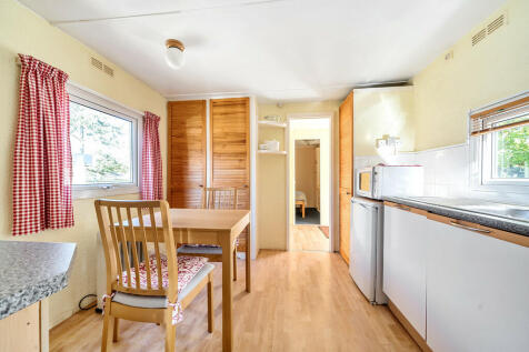 Kitchen/Breakfast...