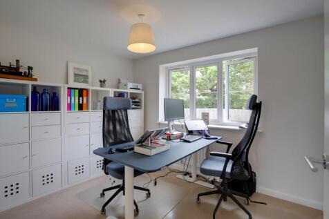Double Bedroom/St...