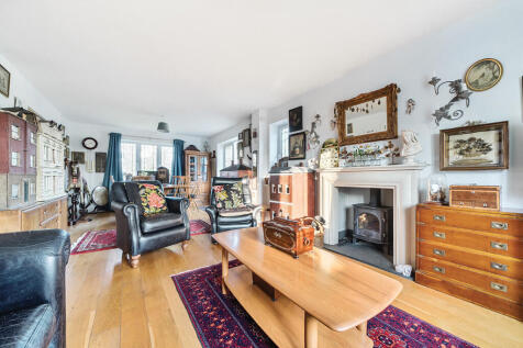 Living Room (2)