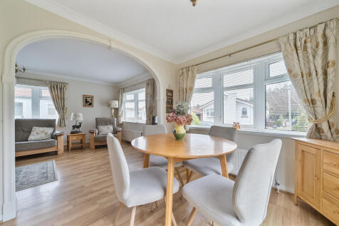 Dining Room (2)