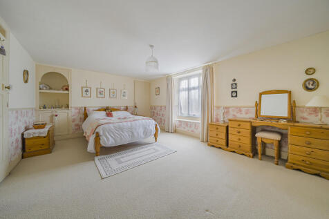 Principal Bedroom...