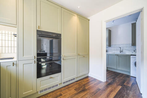 Kitchen to Utilit...