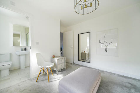 Ensuite Bed