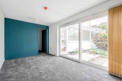 Family Room/Bedro...