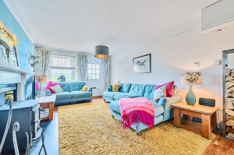 Living Room (2)