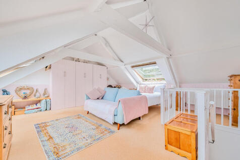 Bedroom 1 (2)