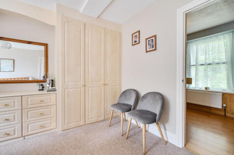 Bedroom 1 (2)