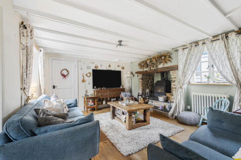 Living Room (2)