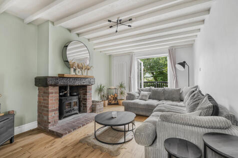 Living Room (3)