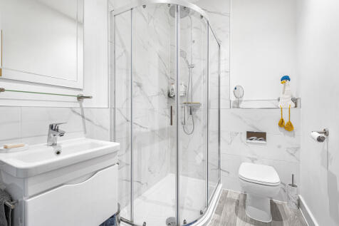En-Suite (2)