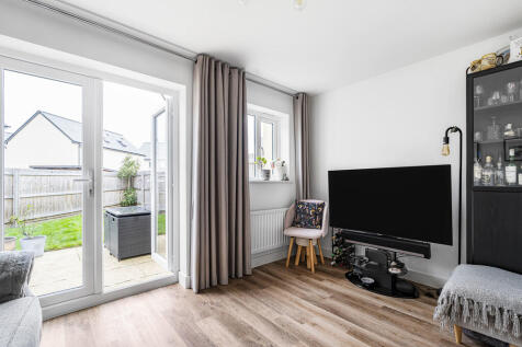 Living room (2)