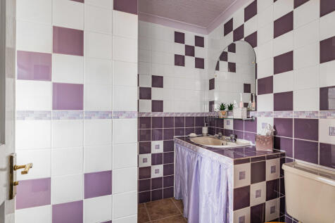 En-suite (2)