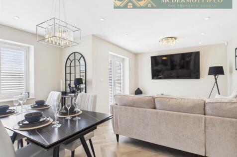 Lounge / Dining