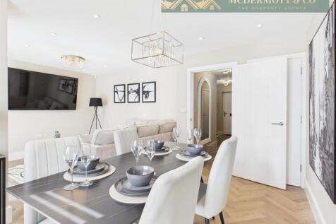 Lounge / Dining