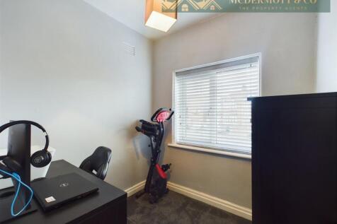 CAM03850G0-PR0094-STILL019.jpg