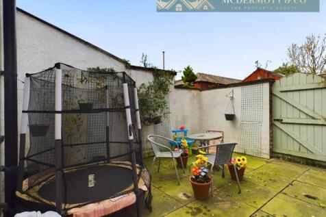 CAM03850G0-PR0064-STILL015.jpg