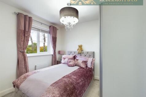 CAM03850G0-PR0042-STILL001 - bed2.jpg