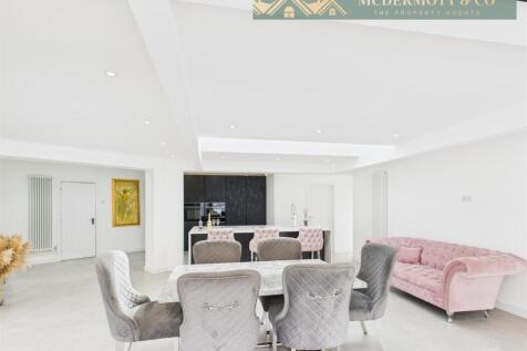Kitchen/living area