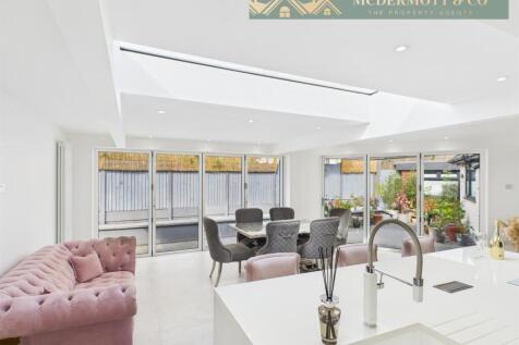 Kitchen/living area