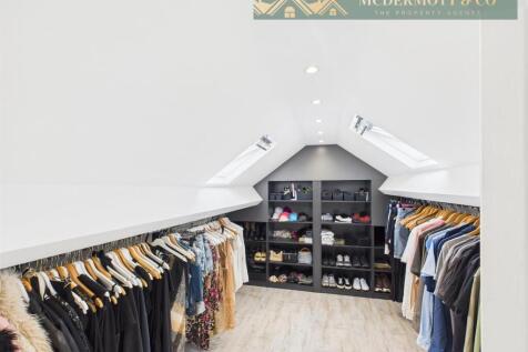 Walk in wardrobe