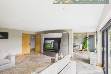 Rear Lounge