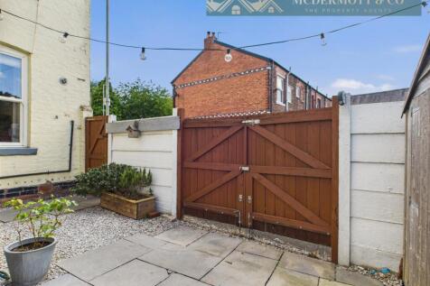 CAM03850G0-PR0156-STILL028.jpg
