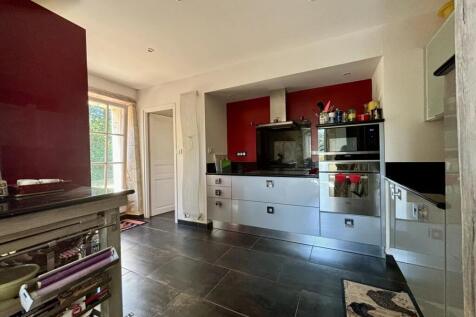 Property Image 8