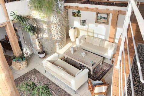 Property Image 4
