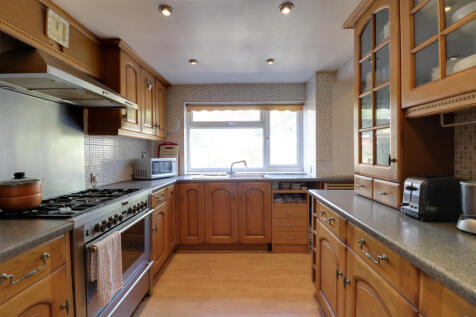fitted kitchen
