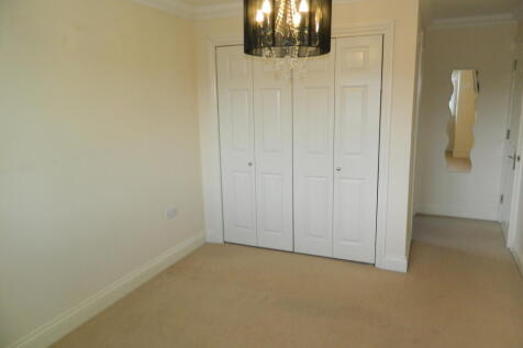 built in wardrobes in master bed 