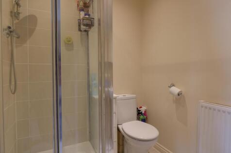 en-suite to master bed