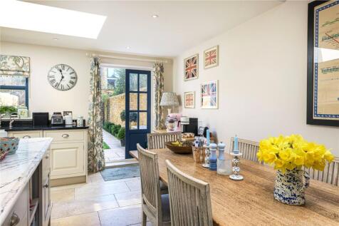 Kitchen/Dining Area