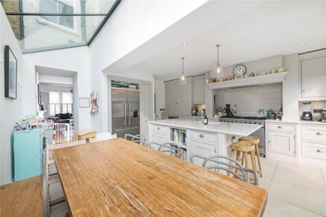Kitchen / Dining