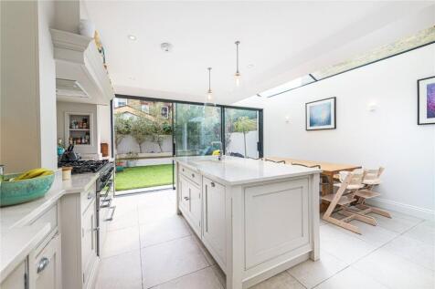 Kitchen / Dining