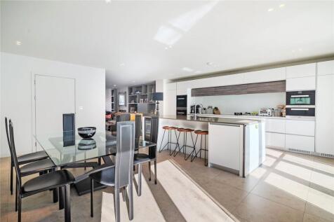 Kitchen / Dining