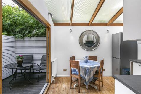 Kitchen / Dining
