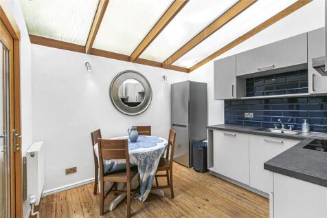Kitchen / Dining