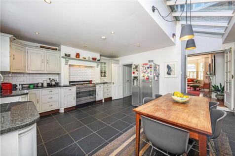 Kitchen / Dining