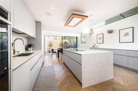 Kitchen / Dining