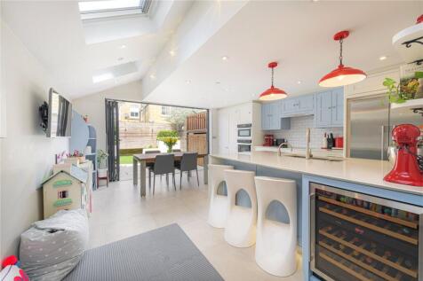 Kitchen / Dining