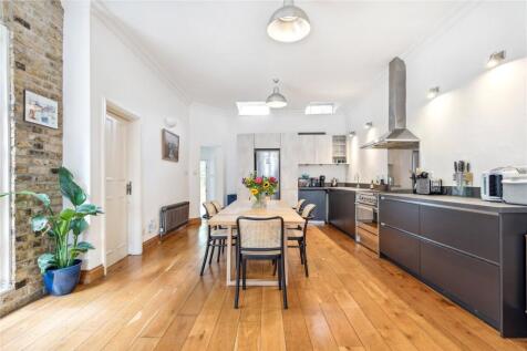 Kitchen Dining Area