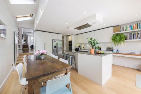 Kitchen / Dining