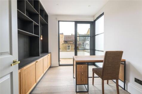 Bedroom / Study