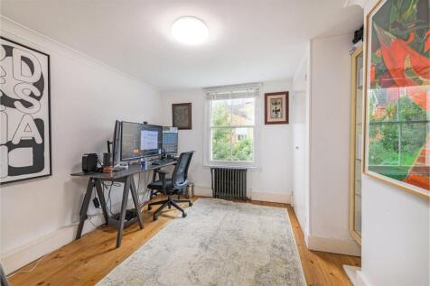Bedroom/Study