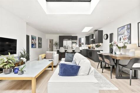Kitchen/Reception